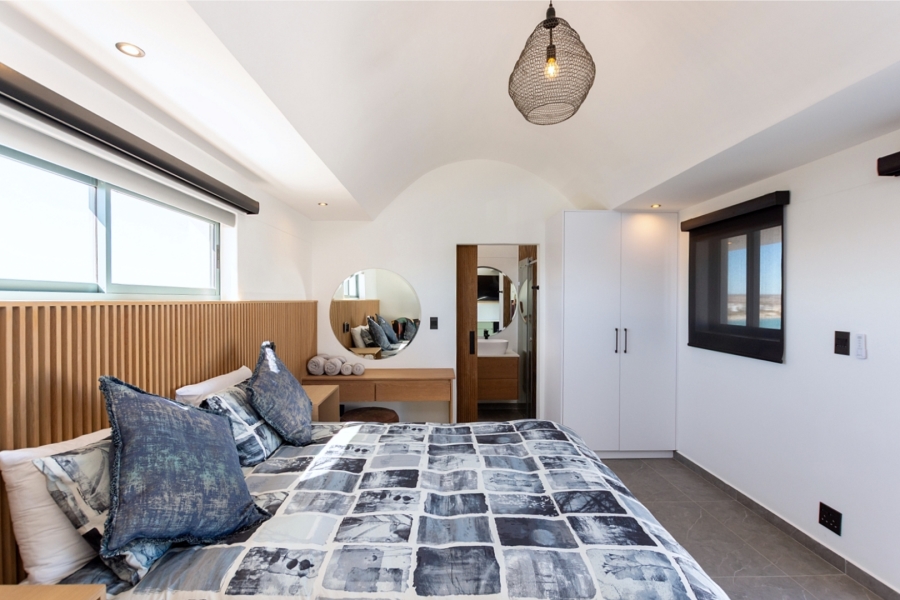 5 Bedroom Property for Sale in Mykonos Western Cape